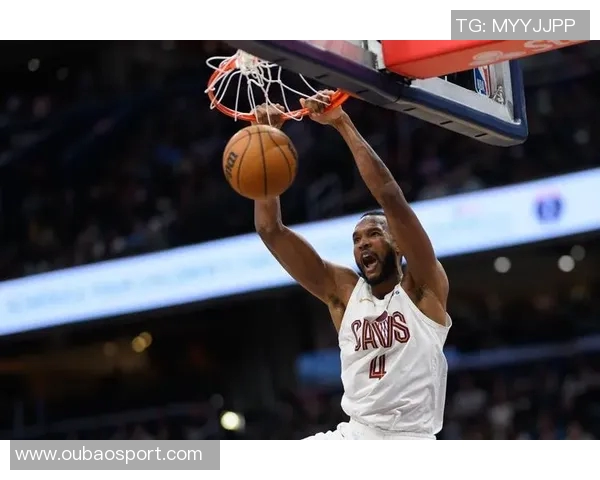 小莫布里半场表现出色7投3中贡献11分3篮板2助攻2盖帽 小莫布里半场表现出色7投3中贡献11分3篮板2助攻2盖帽