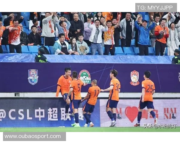 国安主场失利海牛球迷嘘声四起球员赛后谢场遭冷遇 国安主场失利海牛球迷嘘声四起球员赛后谢场遭冷遇