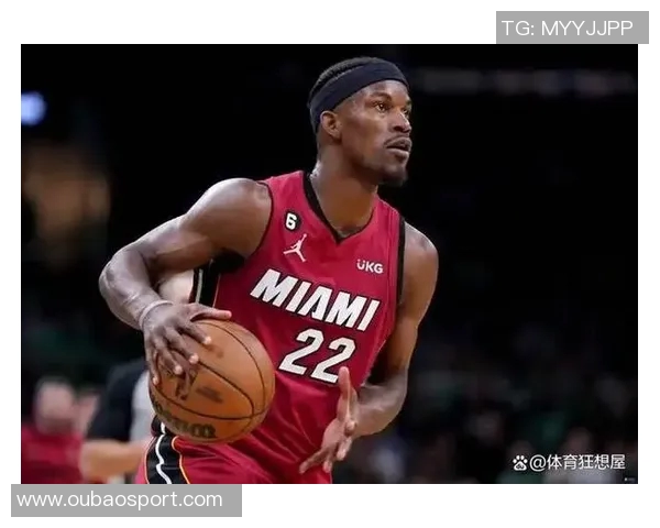 巴特勒强势突破篮下完成折叠打进并造成对手犯规精彩瞬间