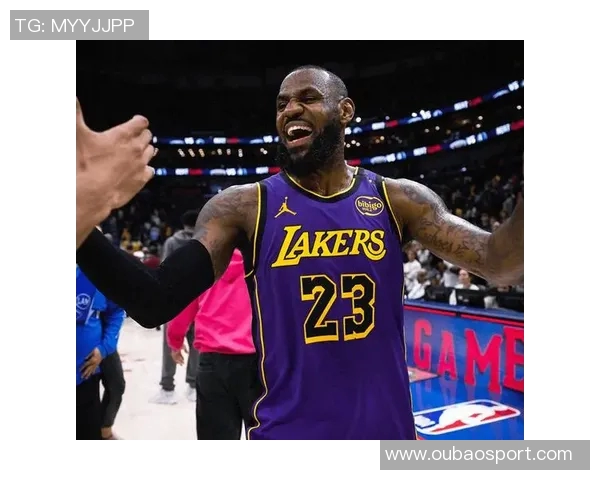 湖人期待詹姆斯在对阵马刺的比赛中强势复出缓解坐骨神经痛困扰