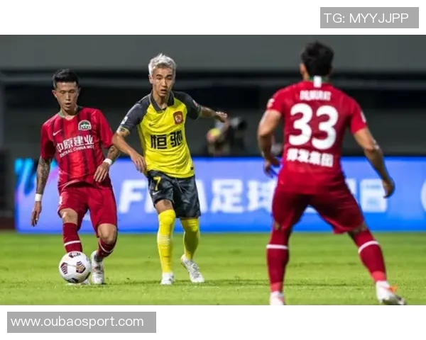 里夫斯谈轮换不足的挑战强调全队拼尽全力应对困难局面 里夫斯谈轮换不足的挑战强调全队拼尽全力应对困难局面