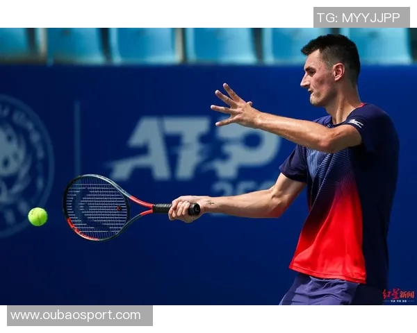 米奇称赞文班在关键时刻投进三分球球员表现至关重要