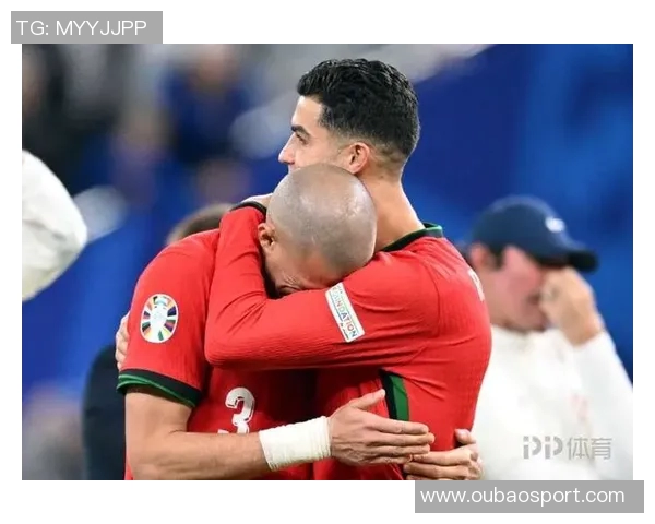 佩佩回忆初见C罗时光:17岁少年训练后啃苹果健身的故事 佩佩回忆初见C罗时光:17岁少年训练后啃苹果健身的故事