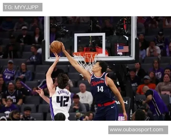 快船新秀桑德斯与SGA格里芬等人首发出战超35分钟砍下20分以上表现亮眼